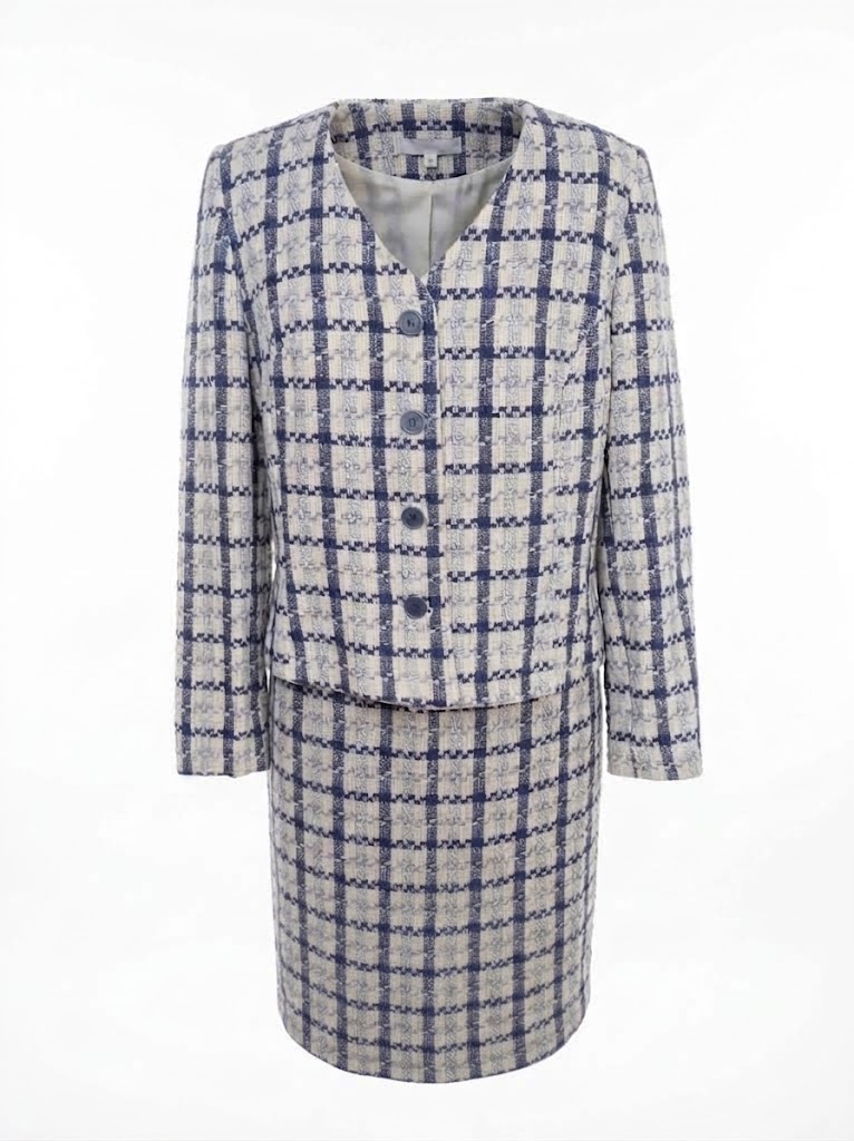Costum tweed dama cu sacou scurt si fusta creion in carouri albastre si crem